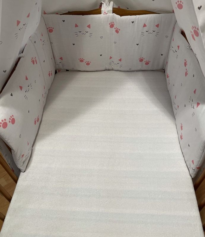 SDS Mantinel do postýlky Kočičky bílá  Bavlna, výplň: Polyester, 195/28 cm